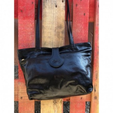 Borsa in pelle nera lucida...