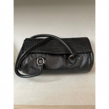 Borsa nera in pelle morbida...